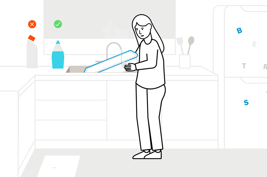 Diagram showing to clean a cat litter tray